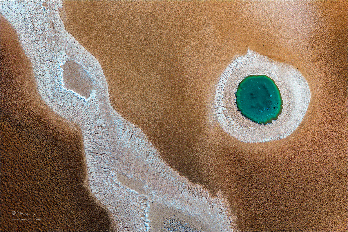 Green-Eye-in-the-Salt-Plain