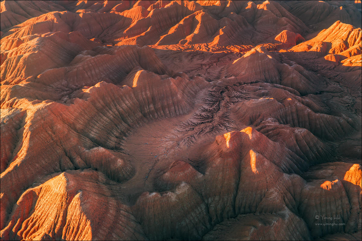 Morning-Light-over-the-Red-Badlands