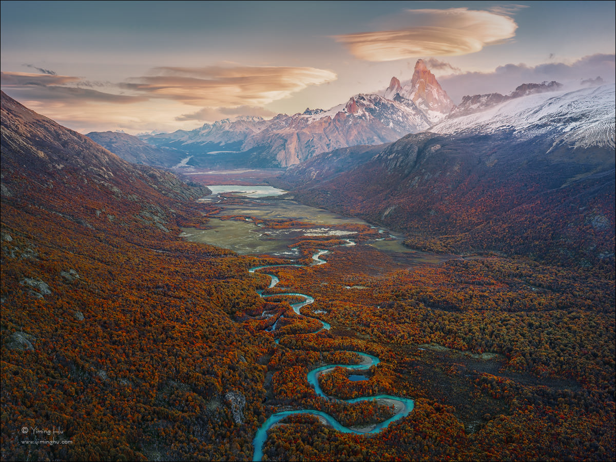 Autumn-River-toward-the-Cloud-Crowned-Peaks