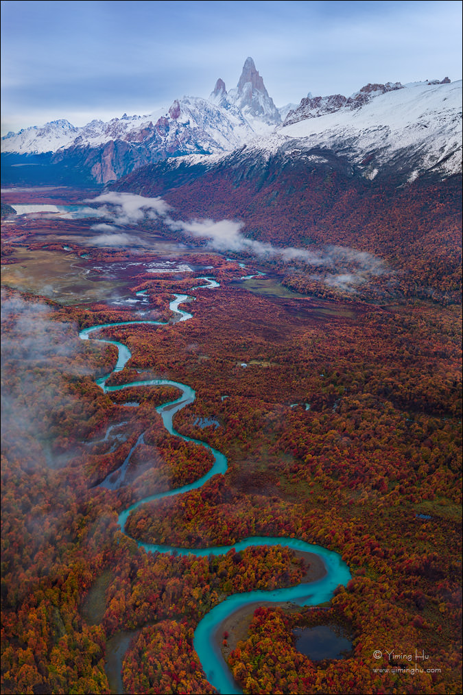 Autumn-River-toward-the-Distant-Peaks