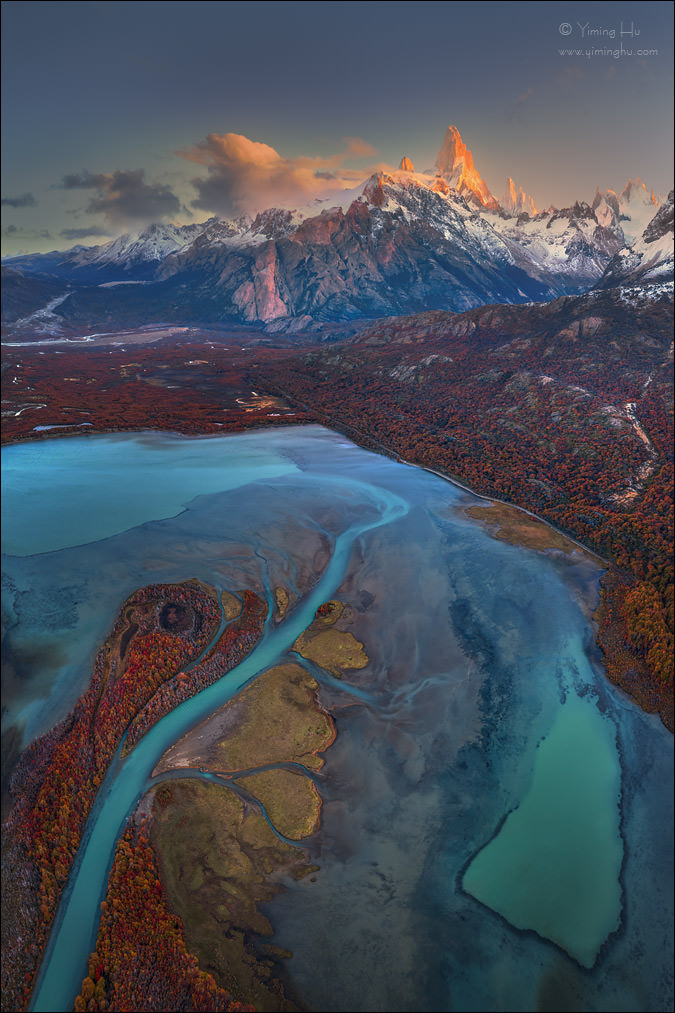 Tapestry-of-an-Autumn-Lake-beneath-Fitz-Roy